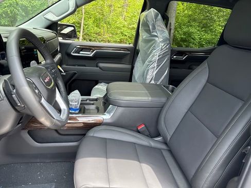 New 2026 GMC Sierra 1500 Elevation w/ Elevation Premium Package AWD/4WD image 4