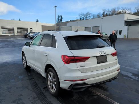 Used 2022 Audi Q3 2.0T Premium w/ Convenience Package image 3