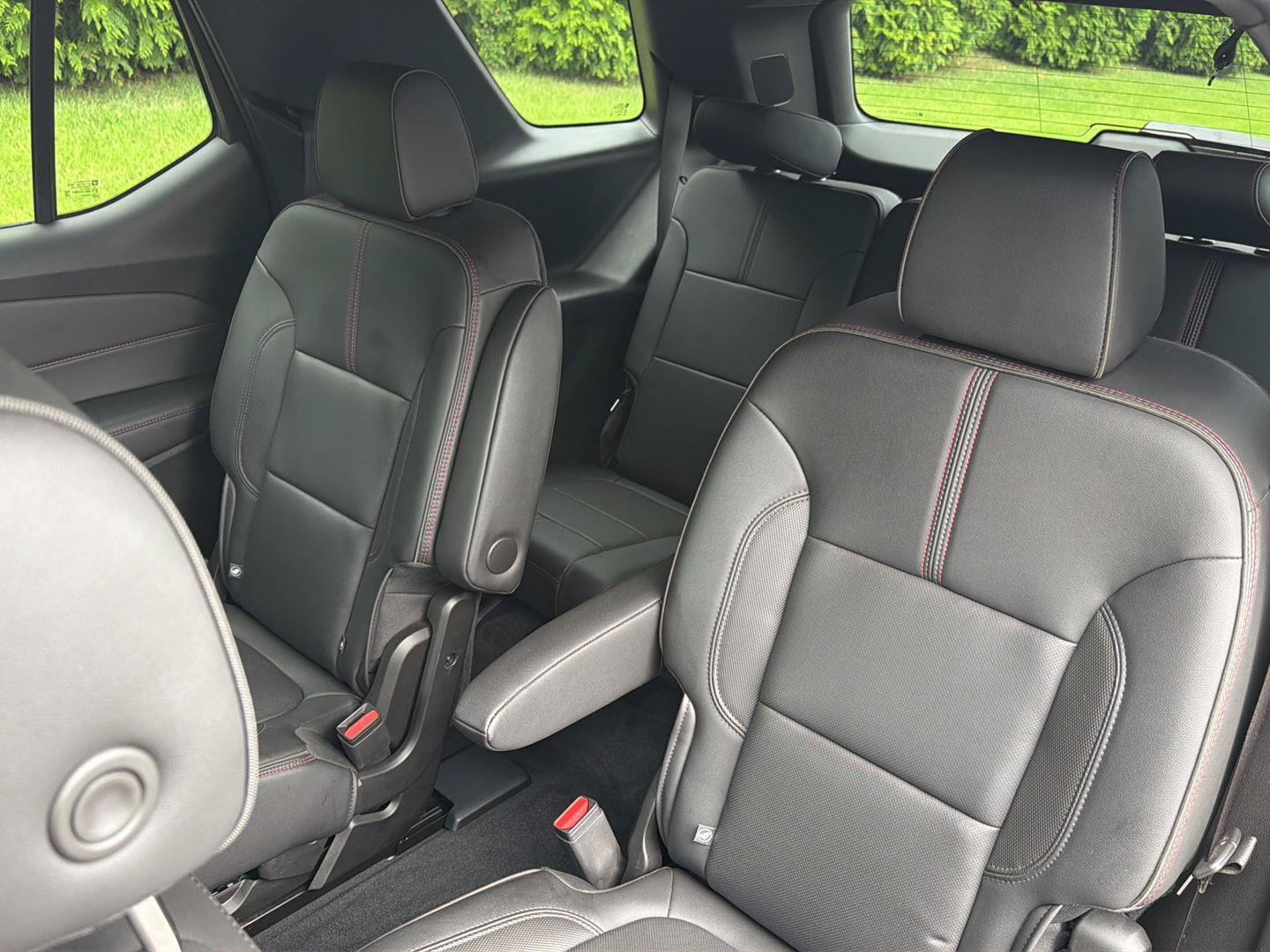 Used 2023 Chevrolet Traverse RS w/ LPO, Floor Liner Package FWD image 31