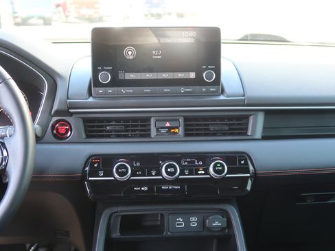 Used 2025 Honda Pilot Sport image 13