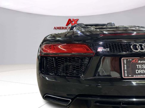 Used 2017 Audi R8 V10 w/ Carbon Exterior Package AWD/4WD image 28