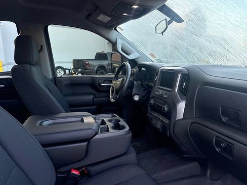 Used 2022 Chevrolet Silverado 2500 Custom w/ Custom Convenience Package AWD/4WD image 12