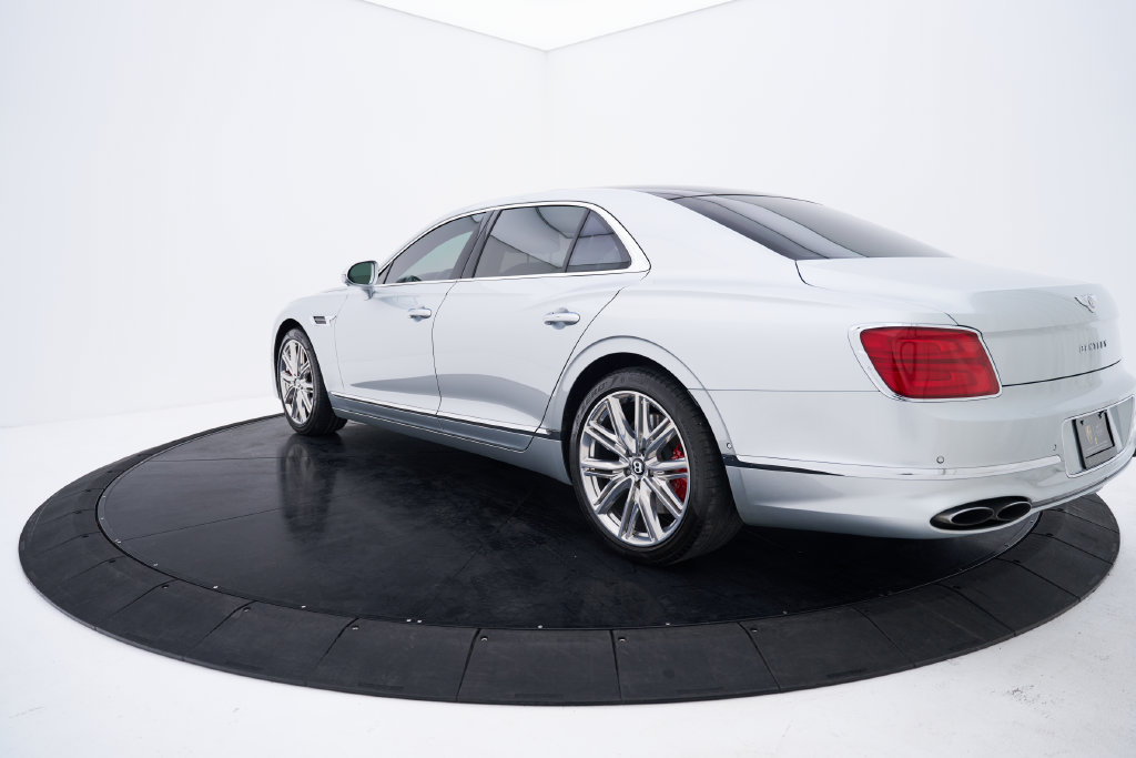 Used 2022 Bentley Flying Spur V8 AWD/4WD image 12
