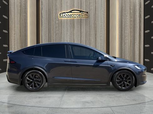 Used 2025 Tesla Model X AWD/4WD image 8