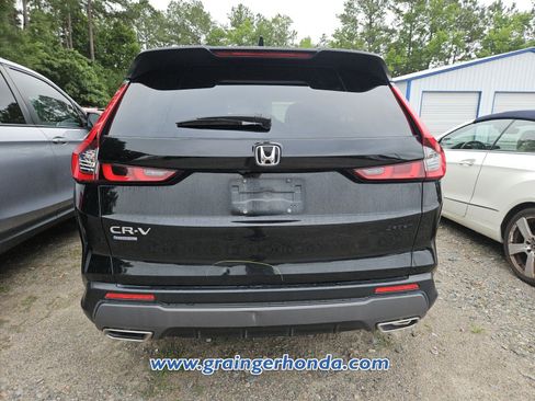 Certified 2025 Honda CR-V Sport image 8