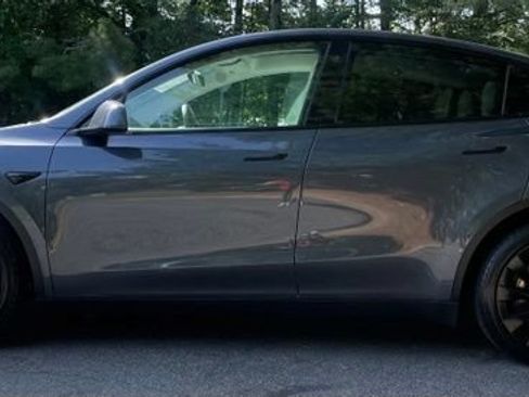 Used 2023 Tesla Model Y Long Range AWD/4WD image 4