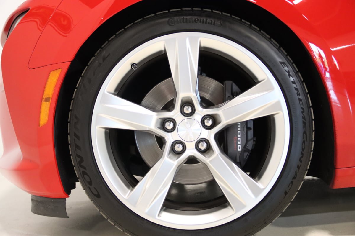 Used 2018 Chevrolet Camaro SS RWD image 88