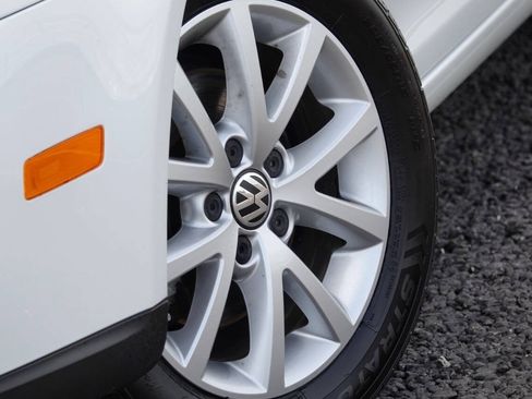 Used 2010 Volkswagen Jetta Limited Edition FWD image 42