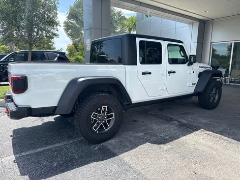 Used 2026 Jeep Gladiator Mojave AWD/4WD image 3