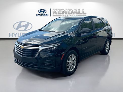 Used 2024 Chevrolet Equinox LS w/ LS Convenience Package FWD image 3
