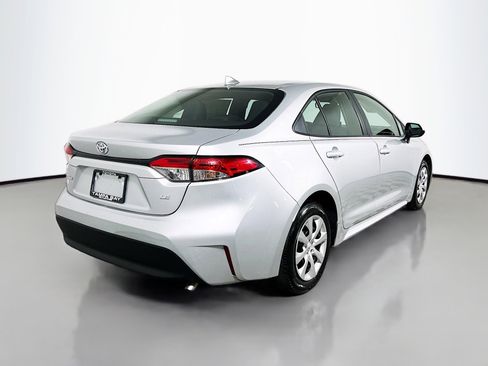 Used 2025 Toyota Corolla LE image 4