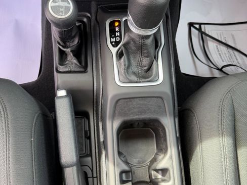 Used 2018 Jeep Wrangler Unlimited Sport S AWD/4WD image 16