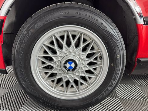 Used 1991 BMW 325i Convertible RWD image 47