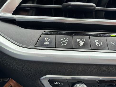 Used 2022 BMW X7 M50i image 33