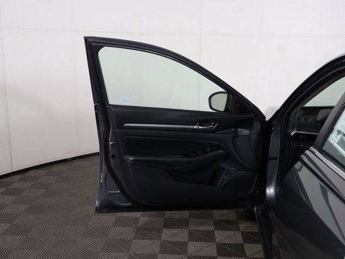 Used 2023 Nissan Altima 2.5 SV image 15