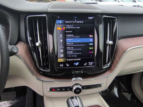 Used 2021 Volvo XC60 T5 Momentum w/ Advanced Package image 30