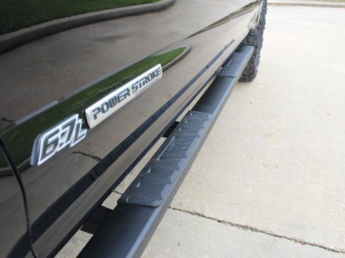 Used 2017 Ford F250 Lariat w/ FX4 Off-Road Package image 25