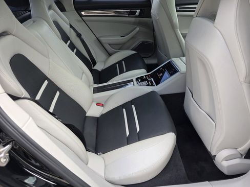 Used 2021 Porsche Panamera Turbo S image 5