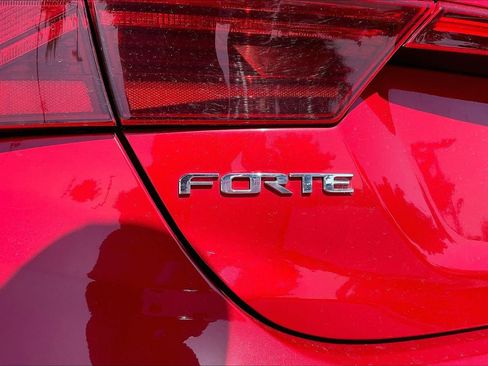 Used 2021 Kia Forte LXS FWD image 31
