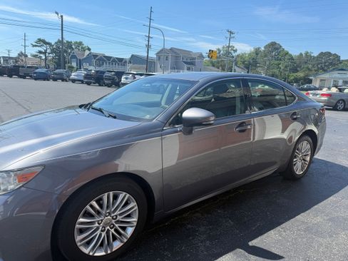 Used 2013 Lexus ES 350 w/ Luxury Pkg FWD image 5