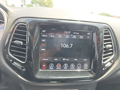 Used 2020 Jeep Compass Limited FWD image 16