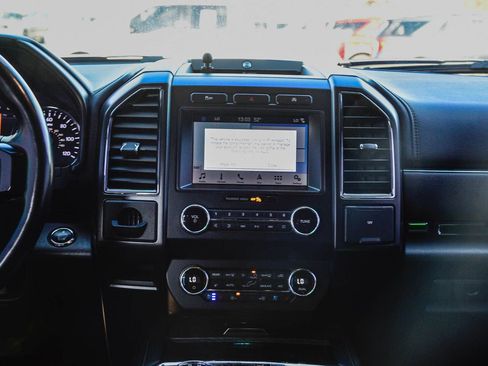 Used 2019 Ford Expedition Limited image 13