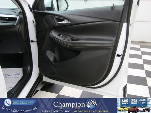 Certified 2025 Buick Encore GX Preferred AWD/4WD image 32