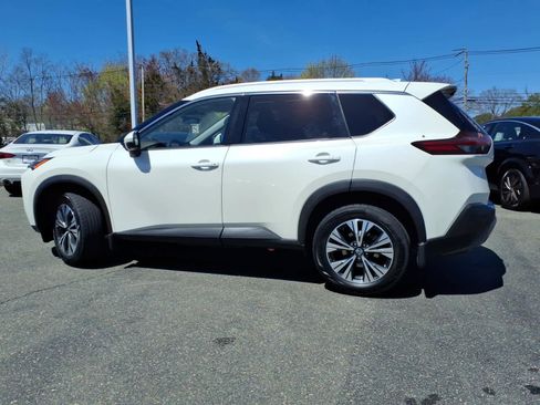 Used 2021 Nissan Rogue SV w/ Premium Package AWD/4WD image 8