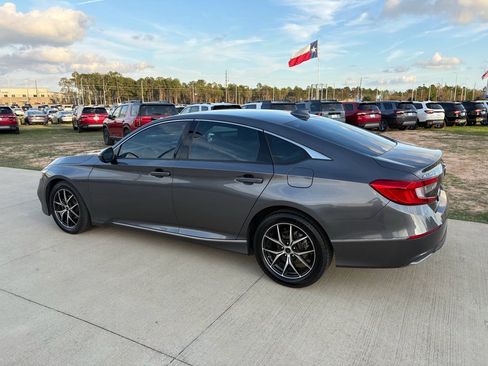 Certified 2019 Honda Accord EX image 6