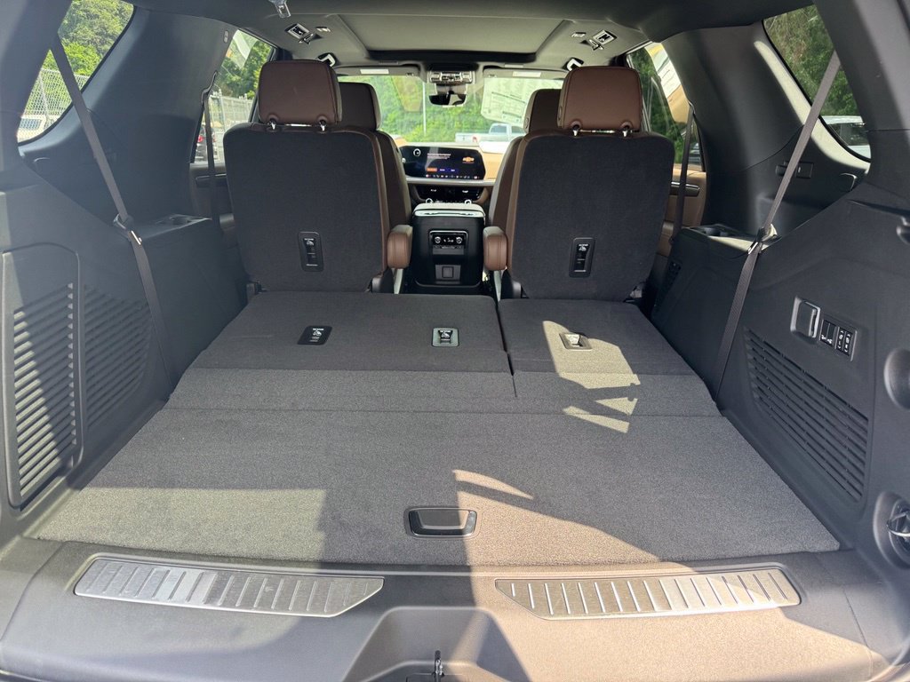 New 2026 Chevrolet Tahoe High Country w/ Sun And Tow Package AWD/4WD image 11