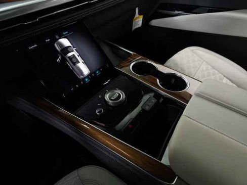 Certified 2025 Cadillac Escalade Sport Platinum image 47