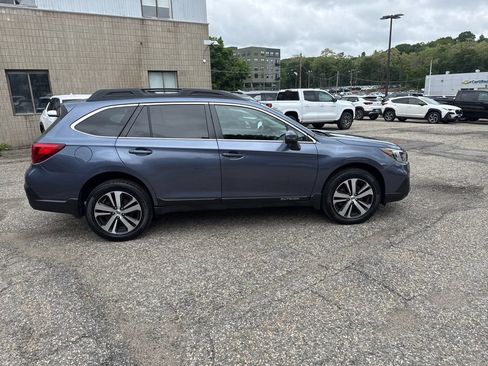 Used 2018 Subaru Outback 2.5i Limited AWD/4WD image 8
