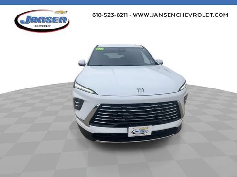 Used 2025 Buick Enclave Preferred FWD image 3