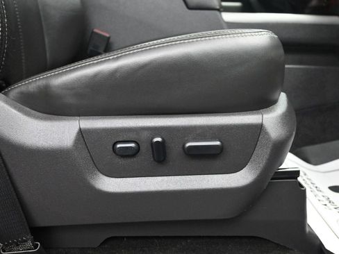 Used 2011 Ford F250 Lariat w/ Lariat Interior Pkg image 9