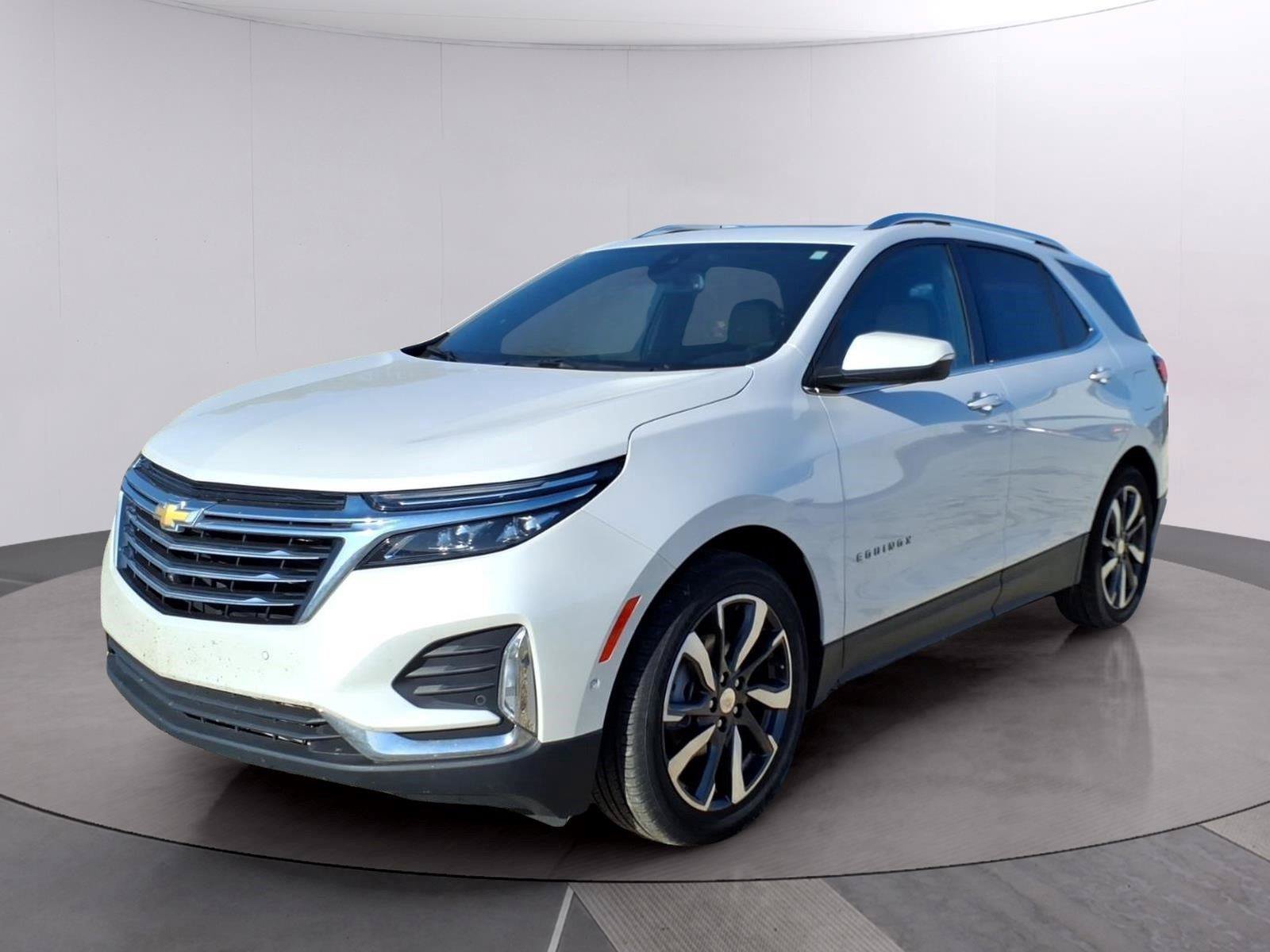Used 2024 Chevrolet Equinox Premier FWD image 1