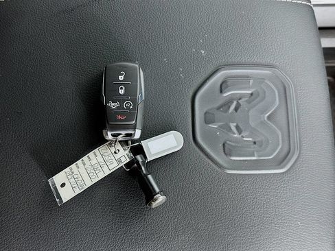 New 2026 RAM 2500 Laramie AWD/4WD image 20