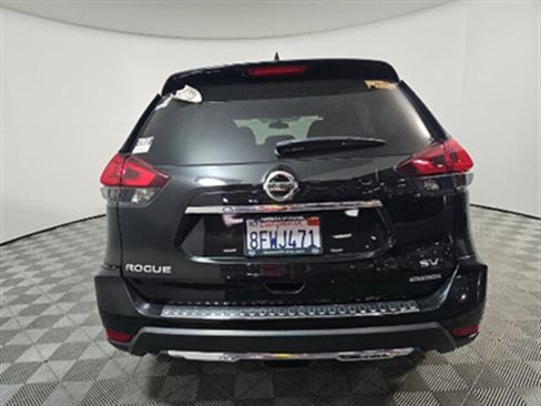 Used 2018 Nissan Rogue SV w/ Premium Package FWD image 6