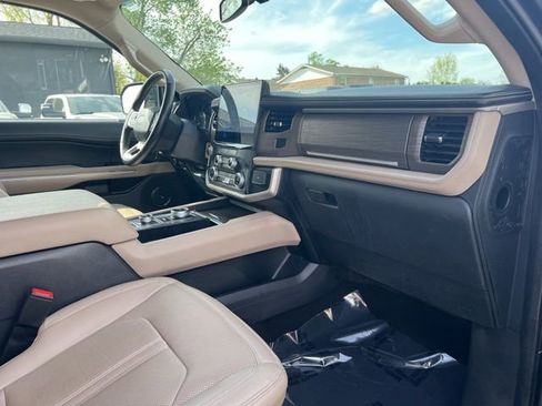 Used 2024 Ford Expedition Max Limited AWD/4WD image 32