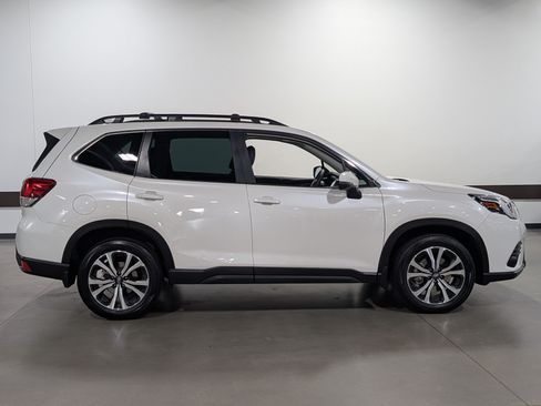 Used 2023 Subaru Forester Limited AWD/4WD image 2