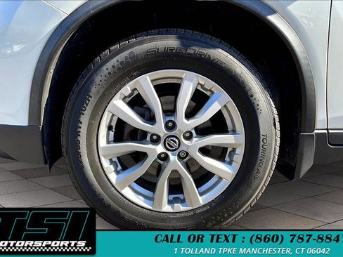 Used 2018 Nissan Rogue SV w/ Premium Package image 9