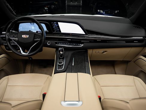 Used 2024 Cadillac Escalade Premium Luxury AWD/4WD image 42