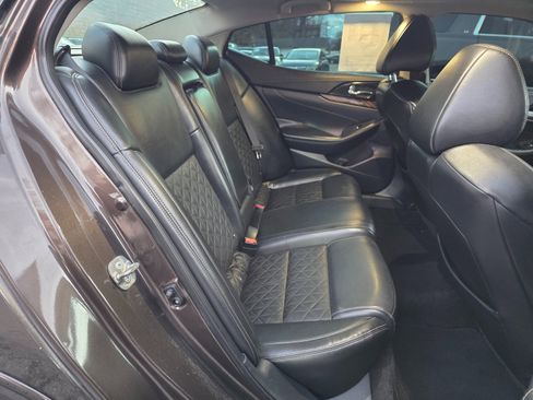 Used 2016 Nissan Maxima Platinum w/ Interior Lighting Package image 16