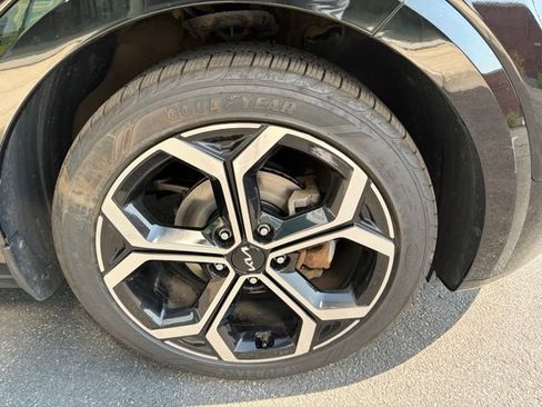 Certified 2023 Kia Niro EX Touring FWD image 10