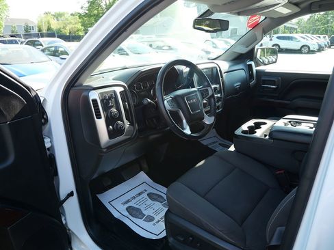 Used 2018 GMC Sierra 1500 SLE w/ SLE Value Package AWD/4WD image 9