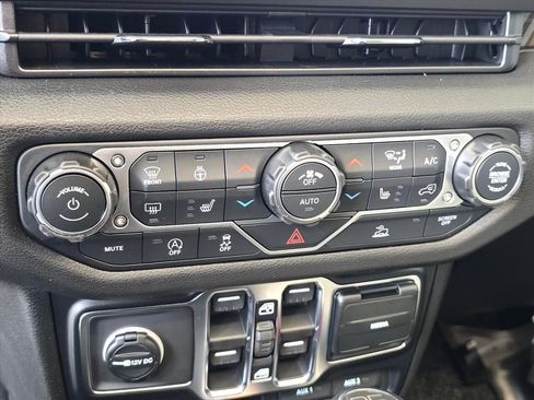 New 2026 Jeep Gladiator Sport AWD/4WD image 10