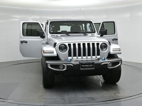 Used 2023 Jeep Wrangler Unlimited Sahara w/ Cold Weather Group image 31