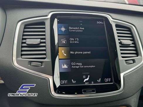 Used 2022 Volvo XC90 T6 Momentum w/ Climate Package image 25