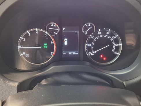 Used 2023 Lexus GX 460 Premium AWD/4WD image 10
