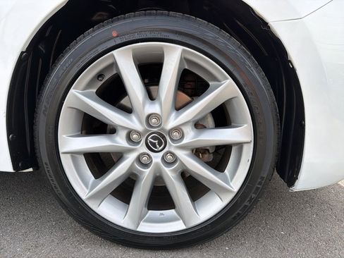 Used 2018 MAZDA MAZDA3 Touring image 11