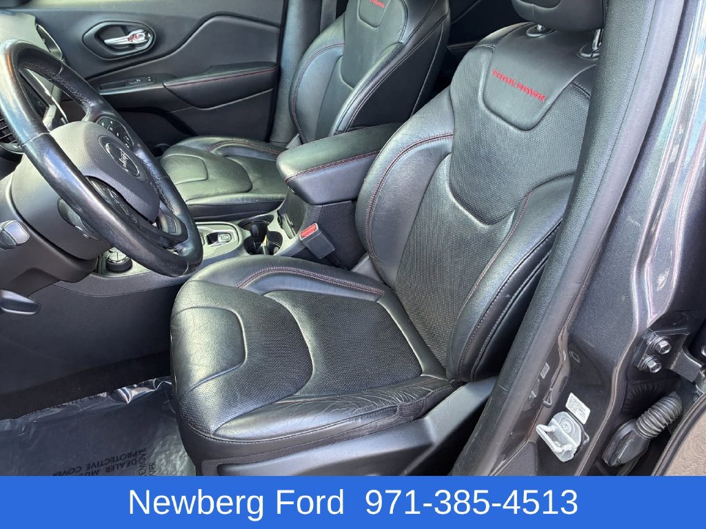 Used 2020 Jeep Cherokee Trailhawk AWD/4WD image 27